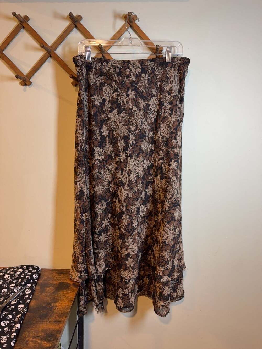 White Stag Darkest Brown Floral Print Chiffon Maxi Skirt Size Large